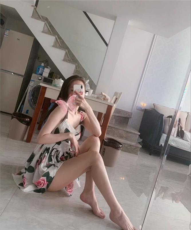 南京名媛，身材颜值一绝，很温柔